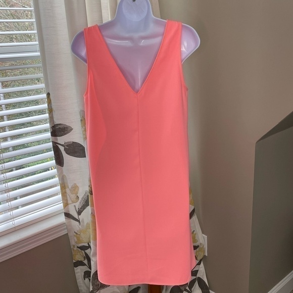 Everly Neon Coral Scallop-neck Shift Dress Size Small - Picture 4 of 4
